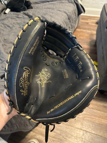 New  Right Hand Throw 32.5" Heart of the Hide Baseball Glove