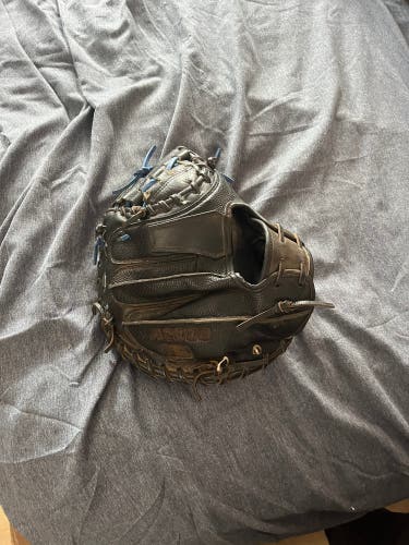 *send Offers* Used Catcher's 33.5" A2000 Baseball Glove