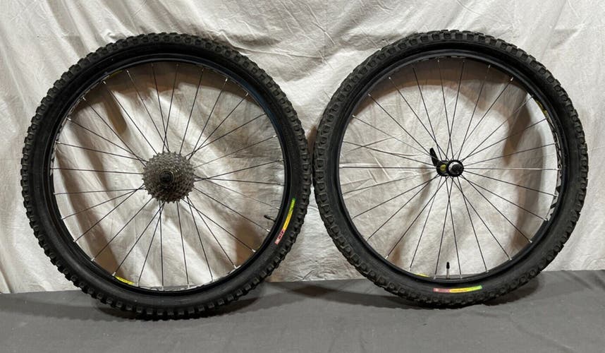 Mavic Crossmax 8-Speed 28/26-Spoke 26" Mtn Bike Wheelset WTB Velociraptor Tires