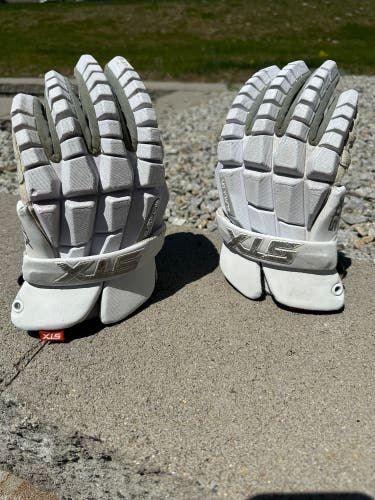 STX RZR Gloves
