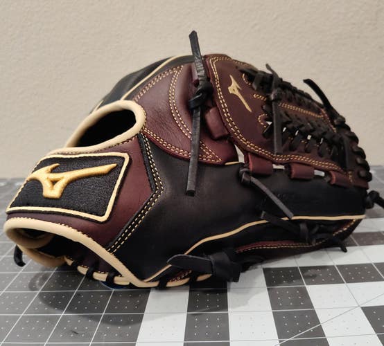 Mizuno MVP Prime 11.75" RHT Baseball Glove (NWT)