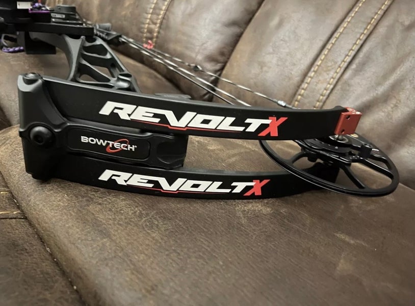 2020 Bowtech Revolt X - Right Hand - 60lbs - 26"-31" - w/ rest, sight, sling