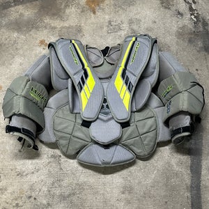 Used Small Vaughn Velocity VE8 Pro Carbon Goalie Chest Protector