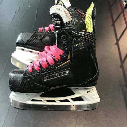 Used Bauer Supreme Ignite Pro Youth 10.0 Ice Hockey Skates