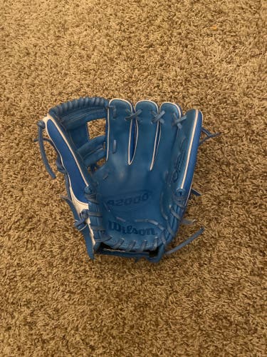 New 2023 Infield 11.5" A2000 Baseball Glove