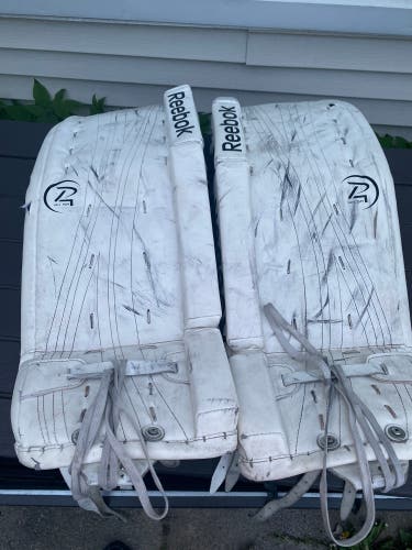 Used senior Reebok 14k goalie leg pad Goal 32” + 1” 32 Inch