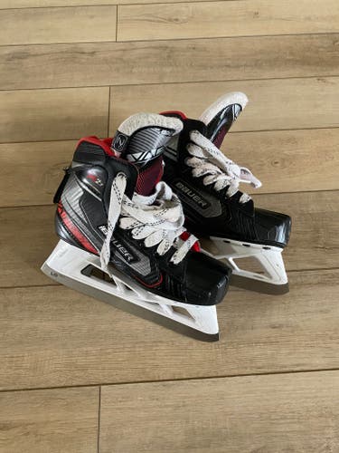 Used Junior Bauer Vapor X2.7 Hockey Goalie Skates Regular Width Size 2