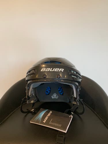 New Medium Bauer BHH5100 Helmet HECC THE END OF SEP/2022