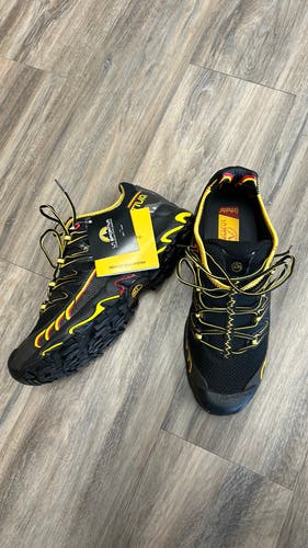 La Sportiva Ultra Raptor 2 trail running shoes