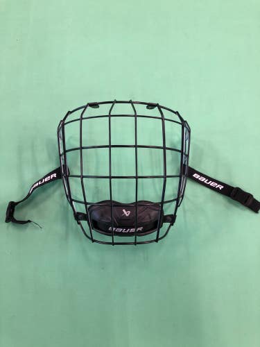 Used Bauer True Vision II Hockey Cage (Size: Large)