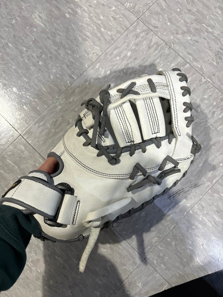 Used Mizuno MVP Prime Right Hand Throw First Base Softball Glove 13"