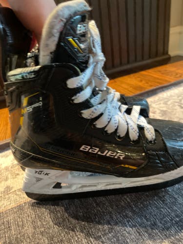 Used Intermediate Bauer Size 4 Supreme M5 Pro Hockey Skates