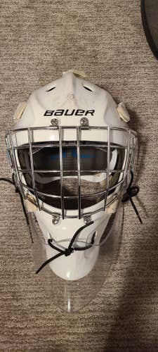 Used Senior Bauer 930 Goalie Mask M/L