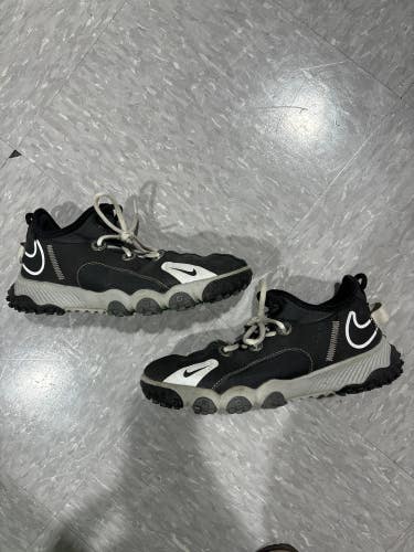 Used Size 4.5 Youth Nike Future Field Turf Cleats