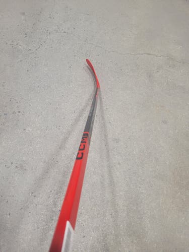 New Junior CCM Right Handed Jetspeed FT670 Hockey Stick P28 50 flex