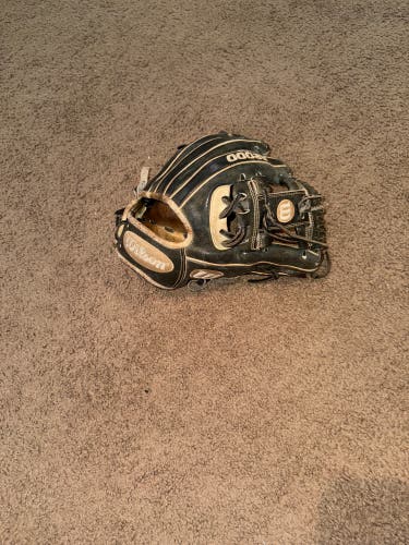 Used Infield 11.5" A2000 Baseball Glove