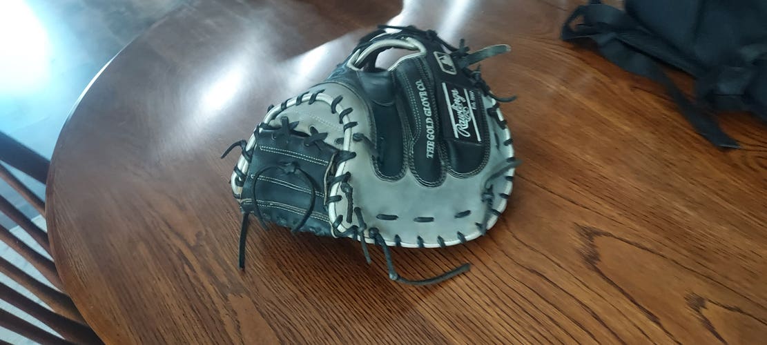 New 2023 Rawlings Right Hand Throw Catcher's Heart of the Hide Baseball Glove 34"