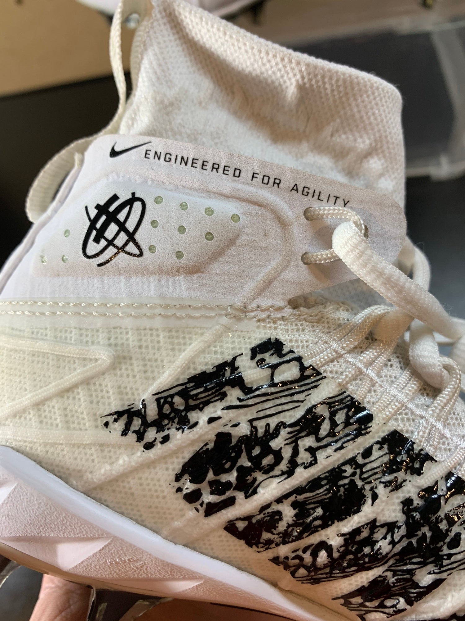 nike alpha huarache 7 elite le cleat