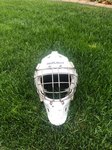 Bauer 940 goal helmet