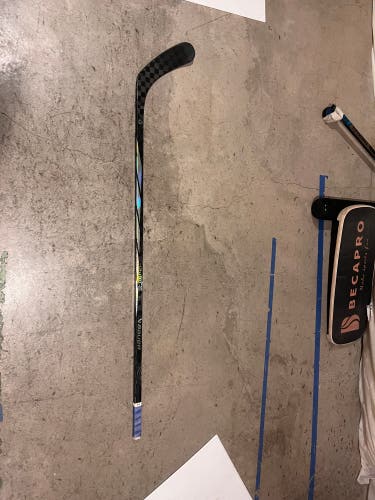 Used Senior Bauer Right Handed P92  Proto-R Hockey Stick