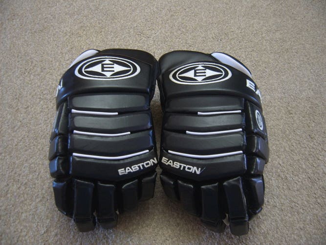 Hockey Gloves-Excellent Condition Easton Synergy 800 Senior Hockey Gloves 15" Black/White