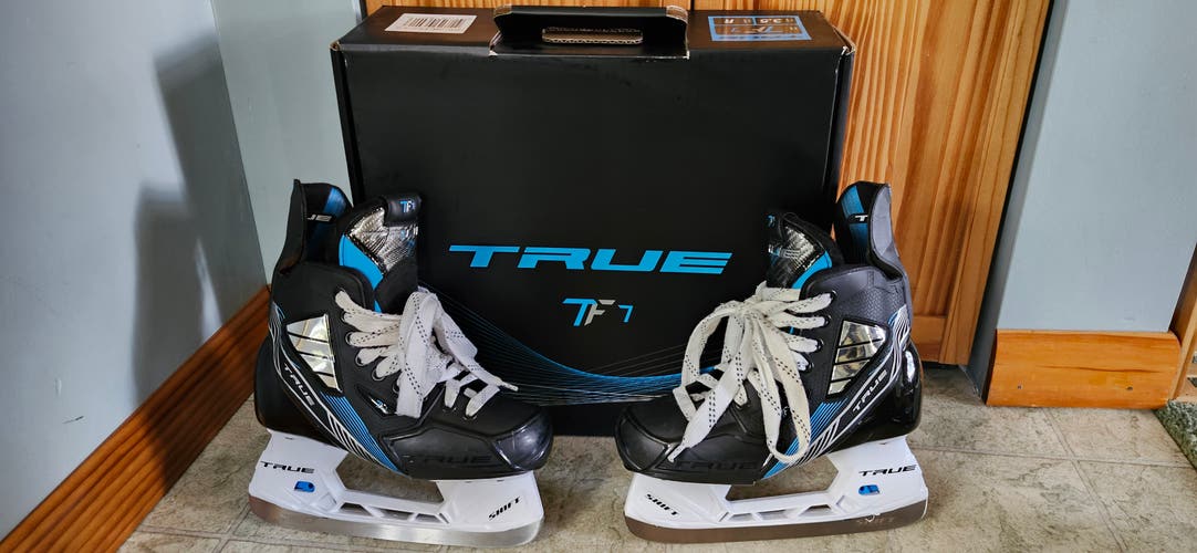 Used Junior True TF7 Hockey Skates Regular Width Size 3.5