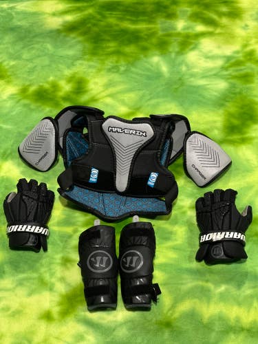 Used Lacrosse set Maverick Charger Size: S Warrior Gloves Size: S Warrior Elbow Size: S