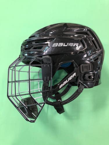 Used Bauer Re-Akt 150 Hockey Helmet (Size: Medium)