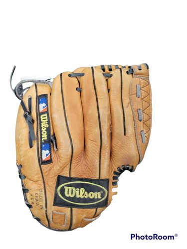 Used Wilson Visory Staff 11" Fielders Gloves
