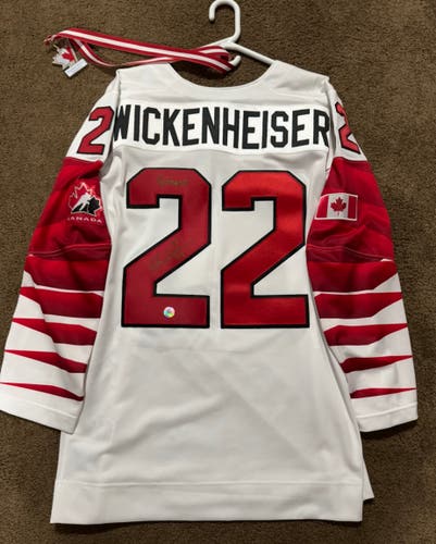 VINTAGE NEW WITH TAGS TEAM CANADA HAYLEY WICKENHEISER HOCKEY JERSEY WITH COA