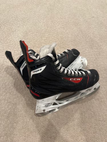 Used Senior CCM 8.5 RBZ Hockey Skates