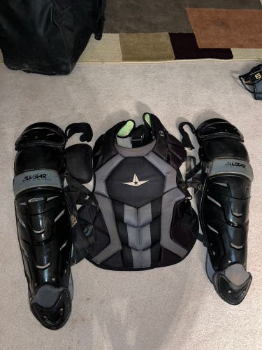 Allstar catchers gear 17in chest and legs