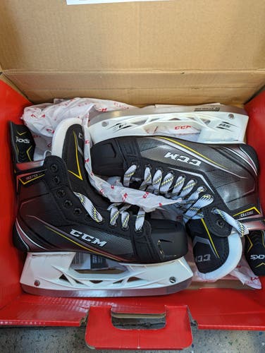 New Senior CCM Extra Wide Width  7.5 Tacks 9070 Hockey Skates
