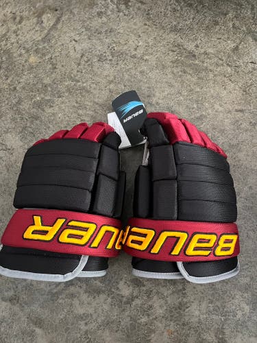 New Bauer 13" 4 Roll Team Pro Gloves