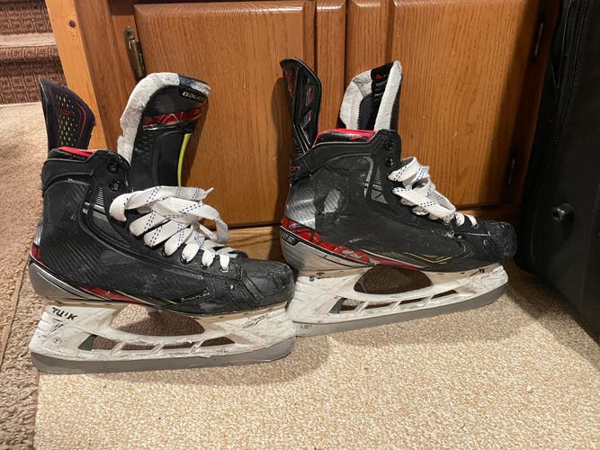 Used Senior Bauer Regular Width  Pro Stock 11.5 Hockey Skates