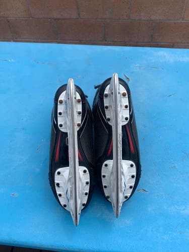 Used Senior CCM Wide Width   8.5 JetSpeed FT370 Hockey Skates