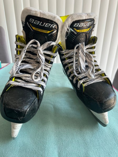 Intermediate Bauer Supreme M4 Size 4.5 FIT 2 Hockey Skates
