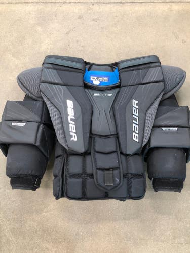 Used Senior Bauer Elite Hockey Goalie Chest Protector (Size: Small)