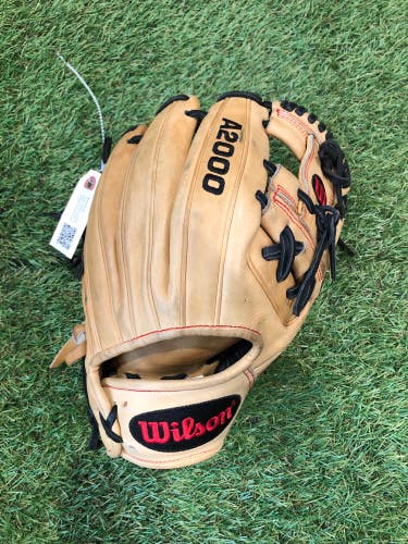 Used Wilson A2000 Right Hand Throw Infield Baseball Glove 11.5"