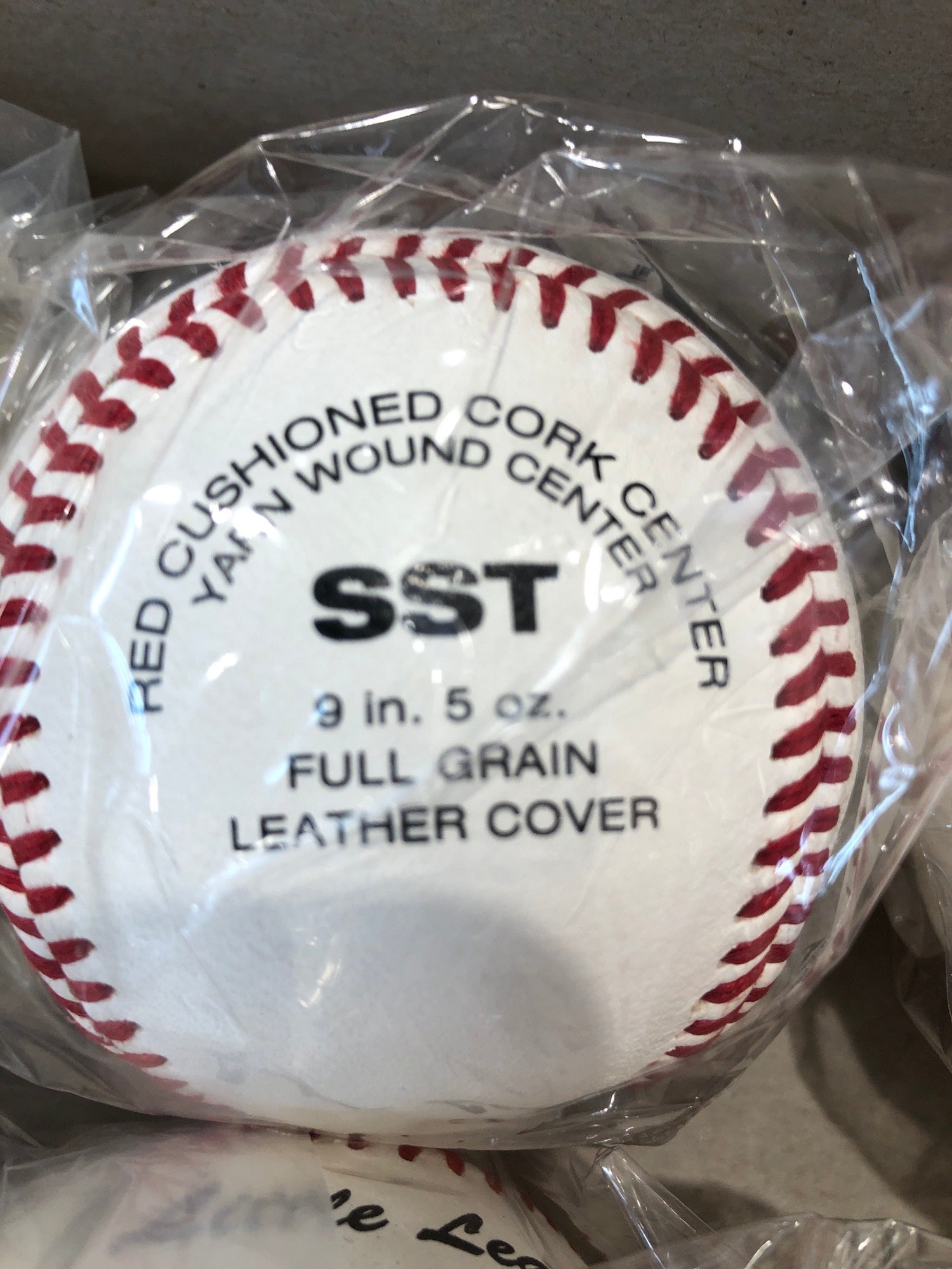 12 Balles De Baseball Wilson A1228 – Compression Souple – Scellées Individuellement (Boîte Usée)