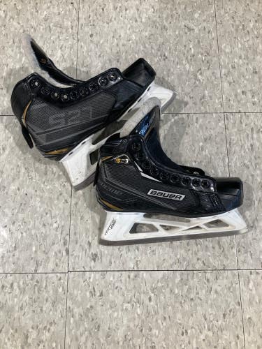 Used Intermediate Bauer Supreme S27 Hockey Skates Regular Width Size 4