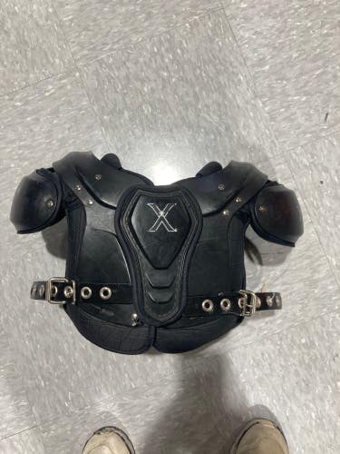 Used Medium Youth Xenith Shoulder Pads
