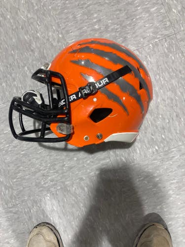 Used Youth Small Riddell Speed Helmet