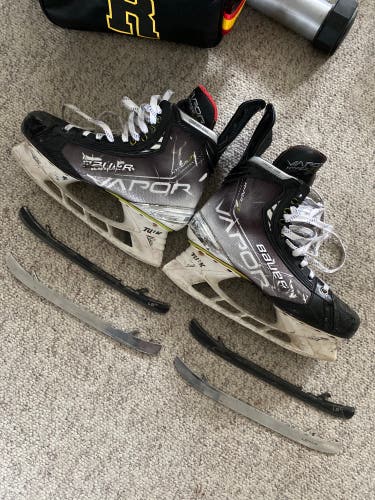 Bauer Vapor Hyperlite Hockey Skates - Size 10.5 Fit 1