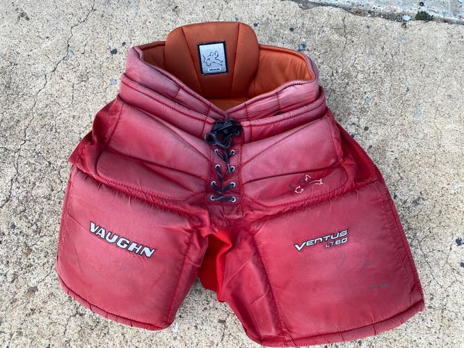 E3-2 Red Used Senior Medium Vaughn Ventus LT80 Hockey Goalie Pants