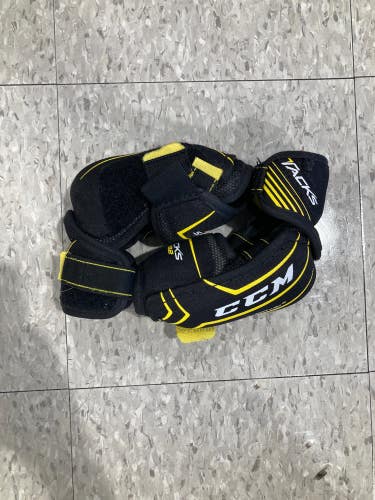 Used Junior Small CCM Tacks 3092 Elbow Pads
