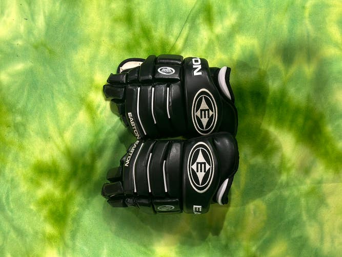 Black Used Senior Easton Synergy 800 Gloves 14"