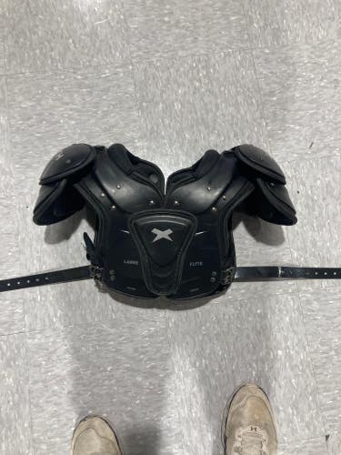 Used Large Youth Xenith Flyte Shoulder Pads