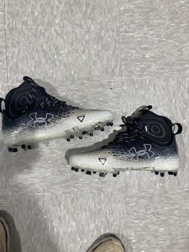 Used 9.0 Men's Under Armour Football Cleats Spotlight Lux 2.0