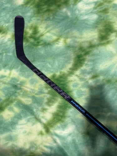 Used Senior Bauer Nexus 1N Hockey Stick Right Handed P88 Pro Stock